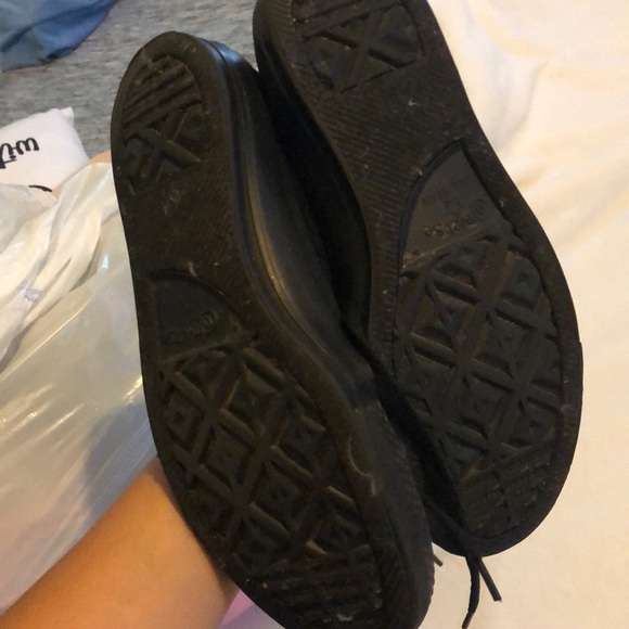 black converse - Picture 2 of 2